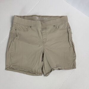 New Directions Women's Cargo Shorts in Tan